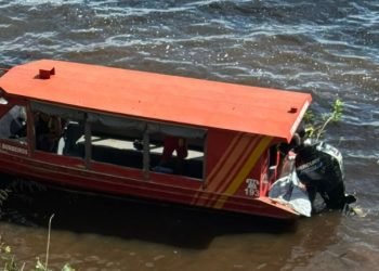 Imagem forte: c@dáver surge boiando na Ponta Negra perto da margem do rio