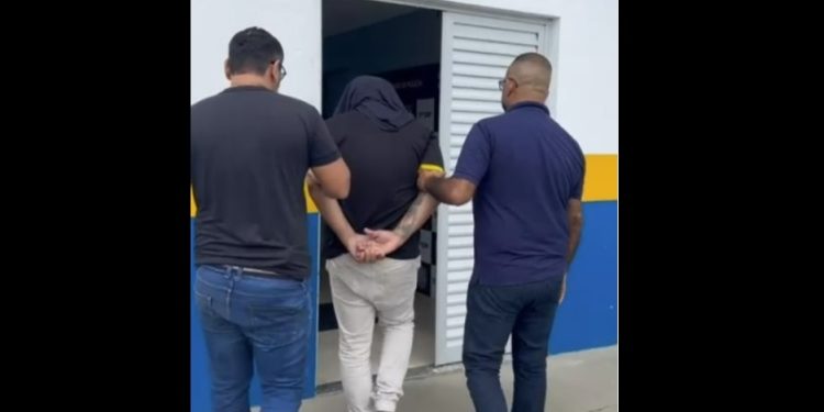 Pai é pres0 por t0rturar o filho de 7 anos em Manaus