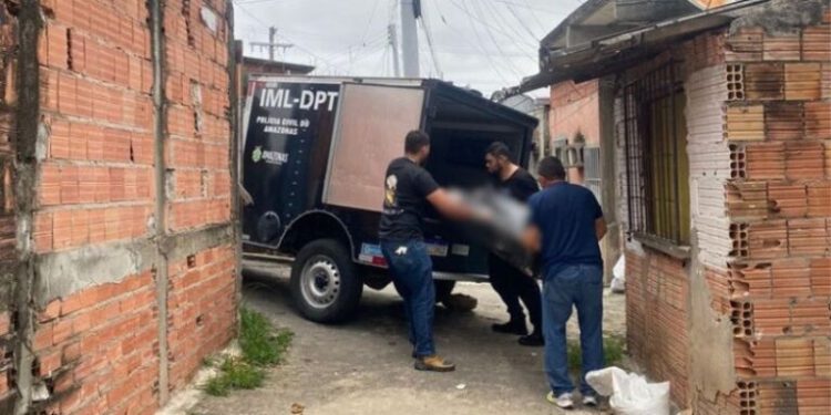 Dupla é m0rta dentro de casa de madrugada em Manaus
