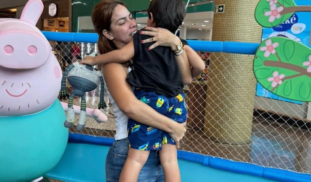 Mãe recupera guarda de filho de 4 anos após disputa judicial e acusação de sequ3stro do pai em Manaus