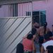 Homem s0fre ataqu3 de t1r0s em frente de casa no bairro São Jorge