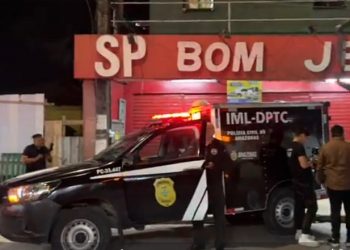 Veja: Ex-policial é ex3cutad0 a tir0s na Zona Oeste de Manaus; suspeita é de acerto de contas