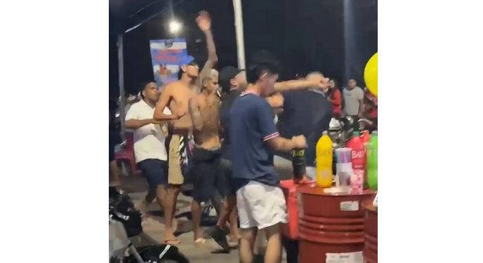 Veja início da br1ga entre sargento da Marinha e quatro agr3ss0res em Manaus; vídeo