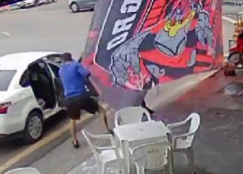 Vídeo: Bandeira do Flamengo é ‘roubada’ em dia de partida contra o Botafogo no Alvorada