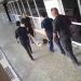 Vídeo: Funcionárias arrastam menino autista de 8 anos pelos pés por corredor de clínica