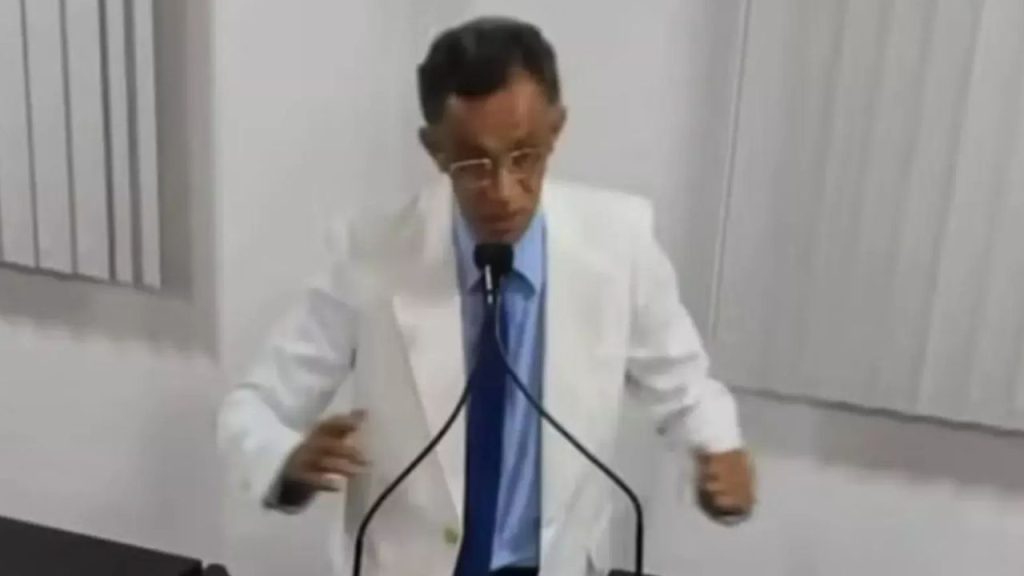 Declaração de vereador gera revolta: "Quanto mais apanha, mais a mulher gosta do homem"