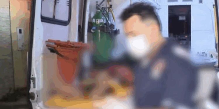 Lutador de MMA pega bandido no flagra furtando objetos de sua casa no Alvorada