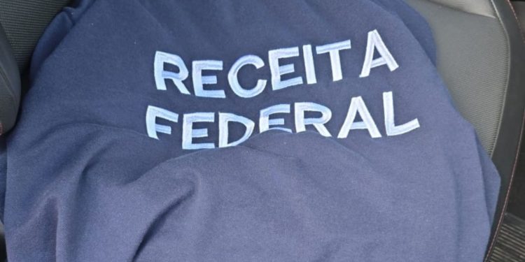 Golpista que fingia ser servidor da Sefaz e da Receita Federal é preso em Manaus