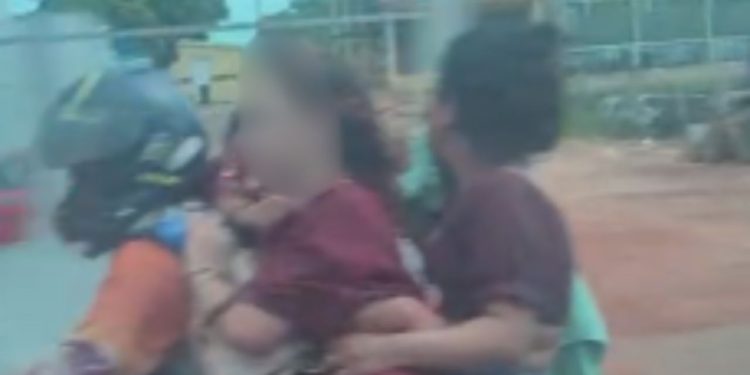 "Só Manacapuru mesmo": vídeo mostra mototaxista levando 3 novinhas na garupa