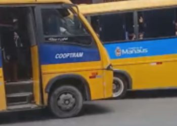 Vídeo: No meio da rua, motoristas param 'Amarelinho' para discutiram no bairro Cidade de Deus