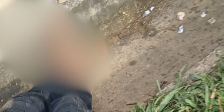 Veja: Em Manacapuru, homem é achado sem vida após ter tórax perfurad0 por faca