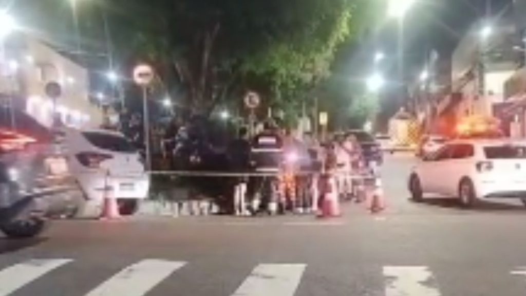 Vídeo: Cinco pessoas são socorridas após colisão em cruzamento no Eldorado