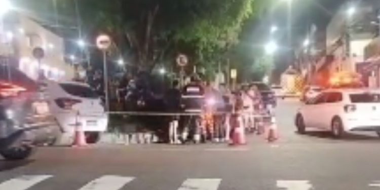 Vídeo: Cinco pessoas são socorridas após colisão em cruzamento no Eldorado