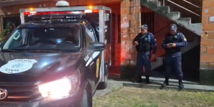 Jovem é m0rt0 com tir0s na cabeça no Morro da Liberdade na frente da irmã