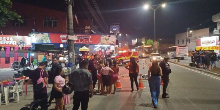 Viatura do Corpo de Bombeiros atr0pela e m@ta homem na Zona Leste de Manaus