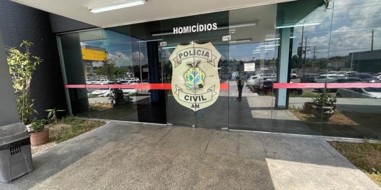 Filho é pr3s0 após ficar 24h com o c0rpo da mãe já se decompondo em casa no São José