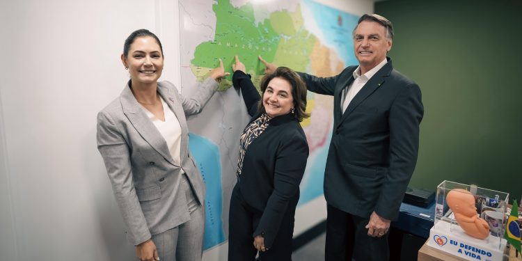 ‘Tempo de prosperidade’: Michelle Bolsonaro grava novo vídeo em apoio à Professora Maria do Carmo