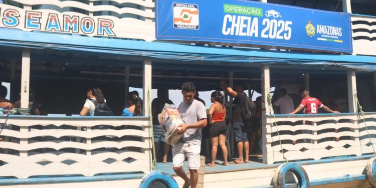 Mais de 370 mil pessoas já precisa de ajuda por causa da cheia no Amazonas