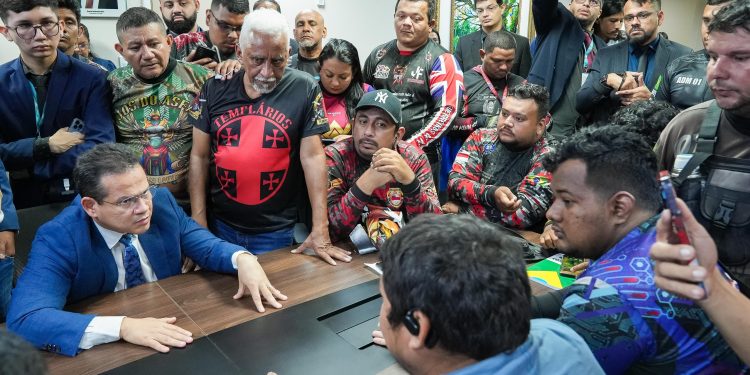 Câmara Municipal de Manaus recebe representantes de ‘motorubers’ para diálogo sobre regulamentação da categoria