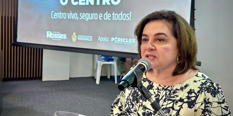 ‘Falta vontade política’, diz Maria do Carmo sobre abandono do centro de Manaus durante audiência pública