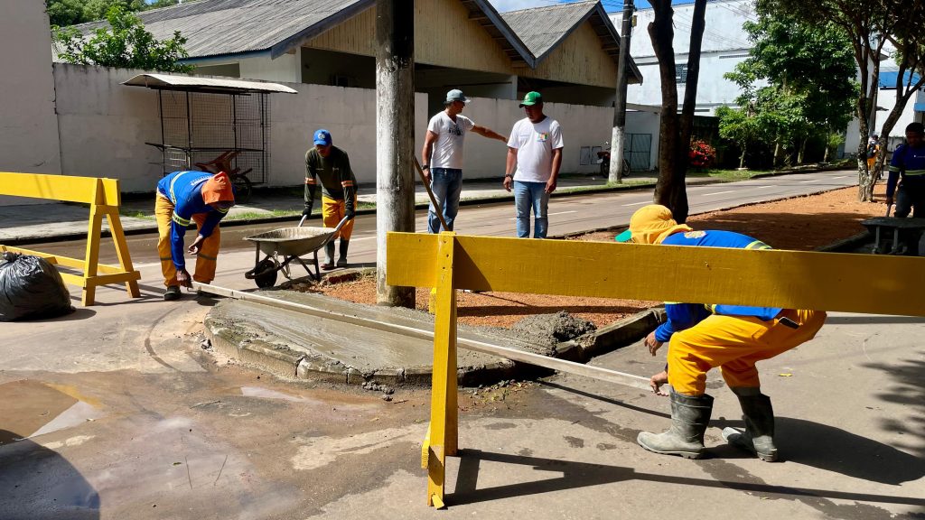 Infraestrutura avança em obras de revitalização e moderniza canteiro no Centro de Itacoatiara