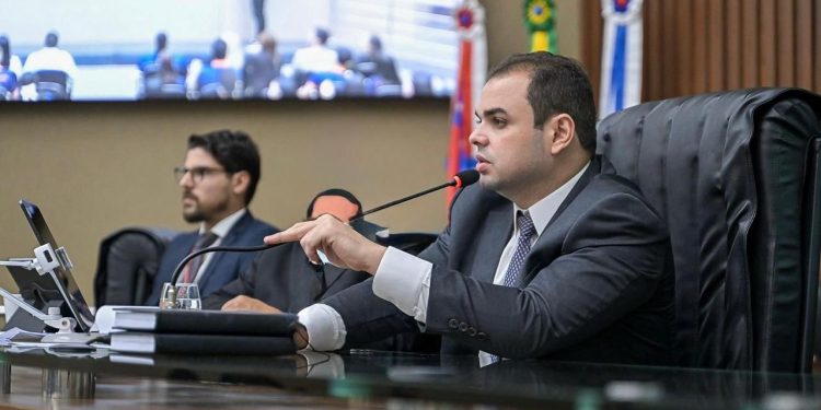 Aprovado projeto de Roberto Cidade que incentiva jovens empreendedores no mercado digital no Amazonas