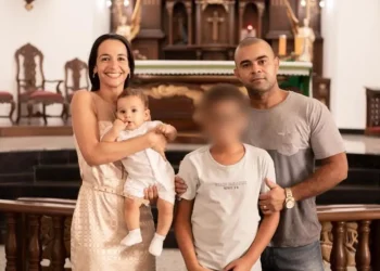 Garoto de 14 anos m@ta os pais e o irmão de 3 anos por não poder viajar para encontrar ‘namorada virtual’