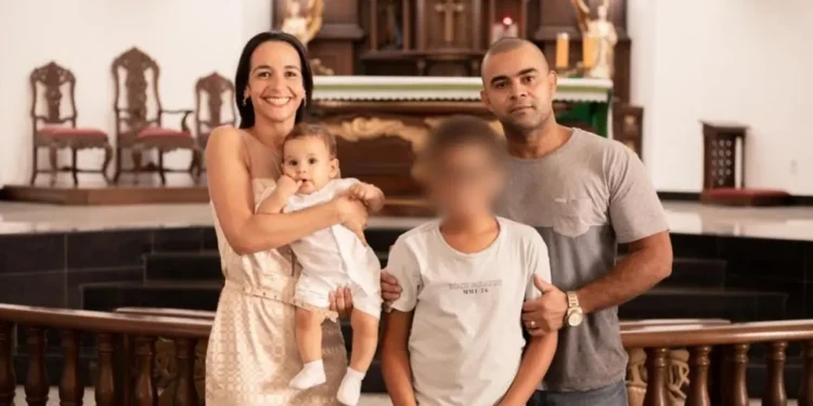 Garoto de 14 anos m@ta os pais e o irmão de 3 anos por não poder viajar para encontrar ‘namorada virtual’