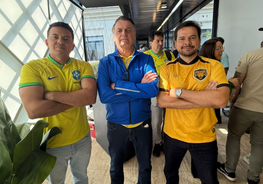 Manifestação na avenida Paulista ao lado de Bolsonaro tem participação do deputado Alberto Neto