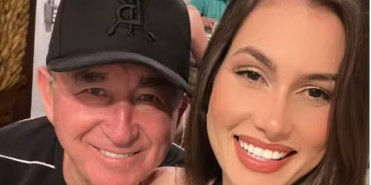 Amado Batista e sua esposa novinha desmentem fim do casamento: ‘bando de fofoqueiros’