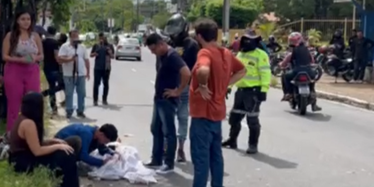 Vídeo: Professor de música m0rr3 em ac1dente de moto na avenida Andre Araújo