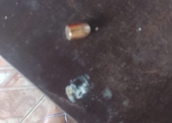 Vídeo: Bala perdida perfura telhado de residência e assusta família no bairro Cidade Nova 5