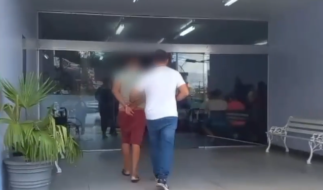 Barbeiro do Coroado deixava enteado f3rido e com sangramentos, diz polícia