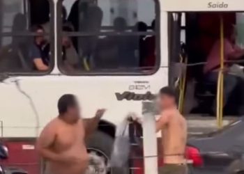 Vídeo: ‘Magrinho” e “Nhonho” saem na p0rrada na Zona Leste de Manaus 