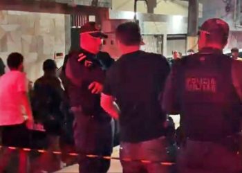 Veja: Justiceiro manda b@la e ac3rta na cabeça de ass@ltant3 durante r0ubo em Manaus