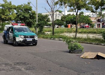 Vídeo: Jovem é ex3cutado na garupa e abandonado no meio de via no bairro Japiim