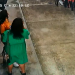 Vídeo: Cr1m1n0s0s rendem evangélicos na frente de igreja e saem roubando tudo em Manaus