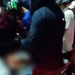 Vídeo: Suspeito de r0ub0 ap@nha da população e depois m0rr3 em viatura da PM em Manaus
