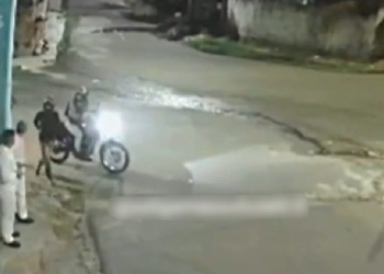 Vídeo: Trabalhadores esperando a rota são ass@ltados de manhã cedo no Nova Cidade