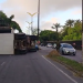 Vídeos: Motorista sem CNH tomba com carreta de ração na Zona Sul de Manaus