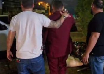 Vídeo: pastor e pai de santo se juntam para dar g0lpes em professores de Manaus