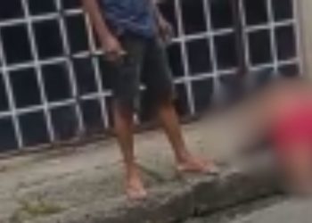 Homem é socorrido às pressas após ser esp4ncad0 por grupo no Santa Luzia; veja o vídeo