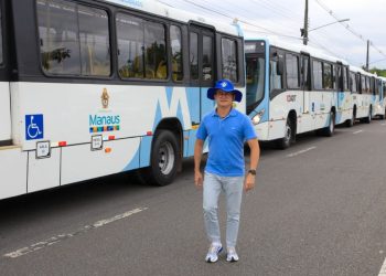 Prefeito David Almeida recorre para manter bilhete a R$ 8,20 e barrar valor de R$ 2,50 a estudantes