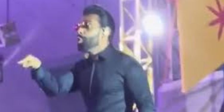 ‘Meta no seu c**’: vídeo mostra Pablo perdendo a paciência com fã durante show ao vivo
