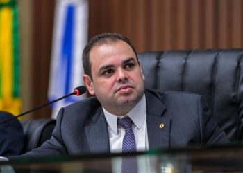 Presidente Roberto Cidade comanda votação que garante diretrizes orçamentárias do Estado para 2026