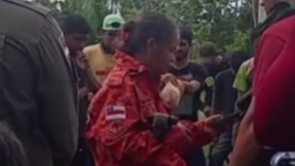 Bombeiros encontram jovem após três dias desaparecida em floresta no Amazonas