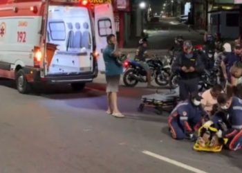 Motociclista na contramão atr0pel4 pedestre e f0ge sem prestar socorro no Novo Aleixo