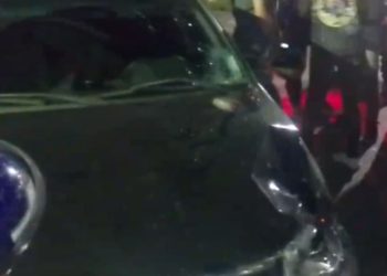 Vídeo: Motorista faz retorno proibido e atr0pel4 motociclista de aplicativo no Monte das Oliveiras