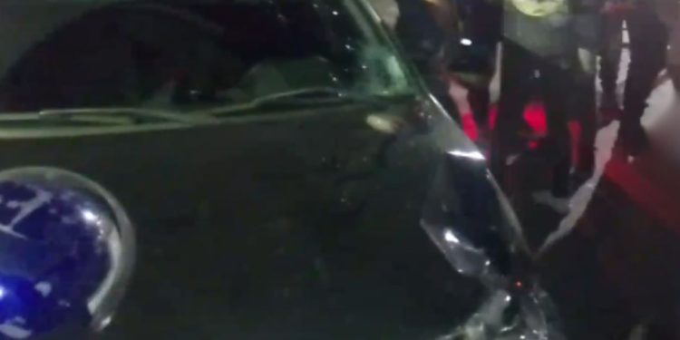 Vídeo: Motorista faz retorno proibido e atr0pel4 motociclista de aplicativo no Monte das Oliveiras