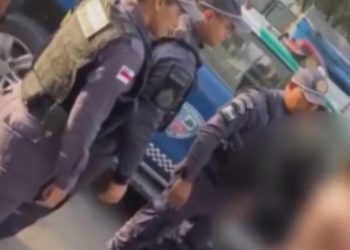 Vídeo: Policiais militares agem rápido e salvam bebê de 1 ano engasgad4 na Cidade Nova